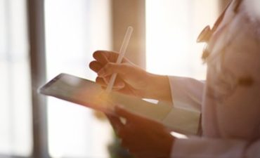 В 2022 году Минздрав вновь сможет установить послабления в аккредитации медиков